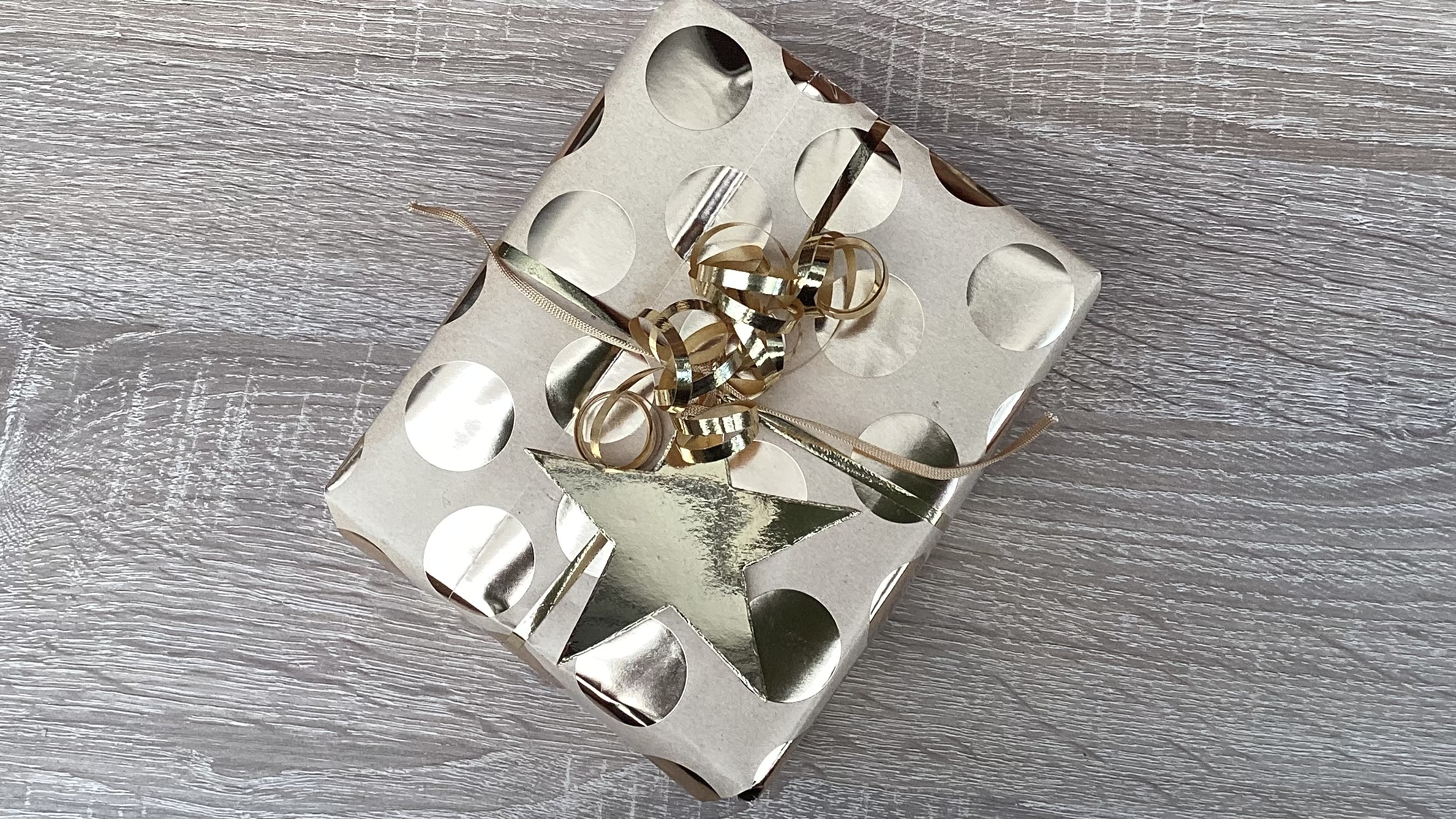 12 Gold Star Christmas Birthday Gift Tags