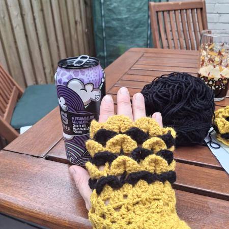 Handmade dragonscale fingerless gloves - any colour choice available.