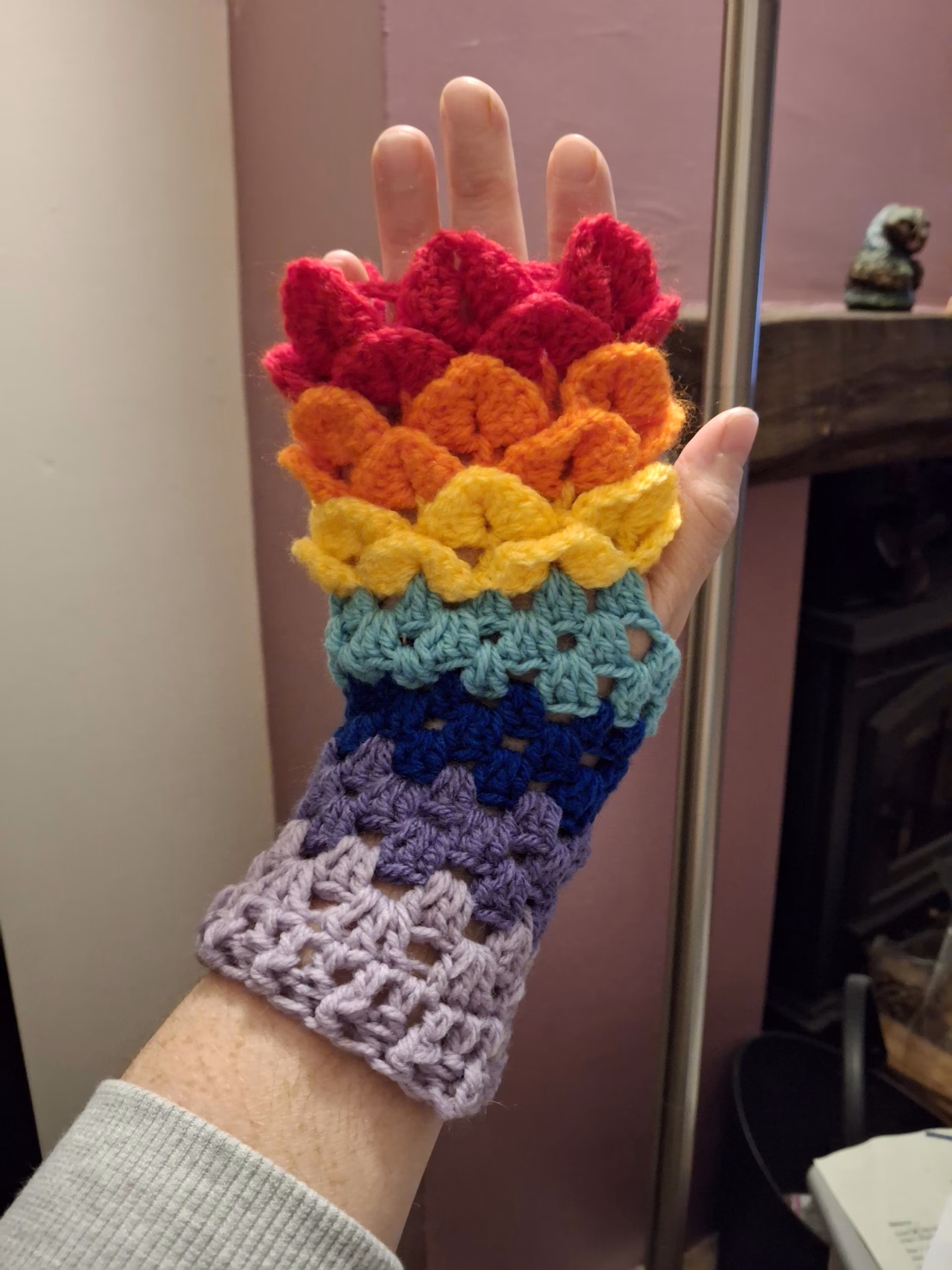 Handmade dragonscale fingerless gloves - any colour choice available.