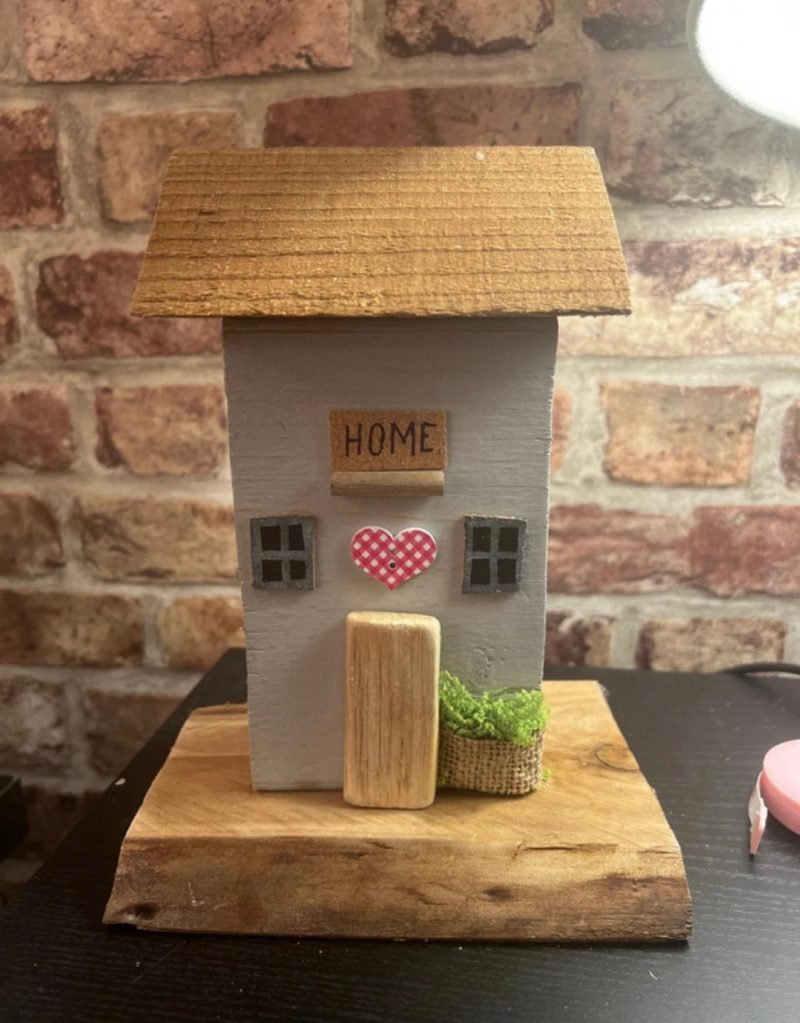 🏠 Handmade Wooden Cottage – Rustic Decor | Personalized Reclaimed Wood House (Copy)