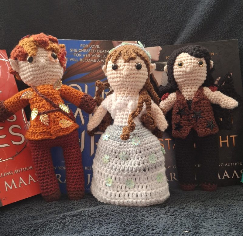 ACOTAR's Elain Archeron, handmade amigurumi collectible figure
