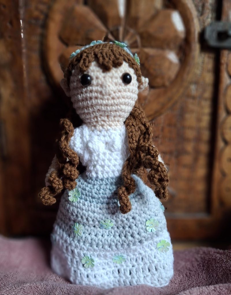 ACOTAR's Elain Archeron, handmade amigurumi collectible figure