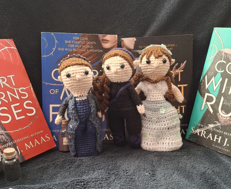 ACOTAR's Elain Archeron, handmade amigurumi collectible figure