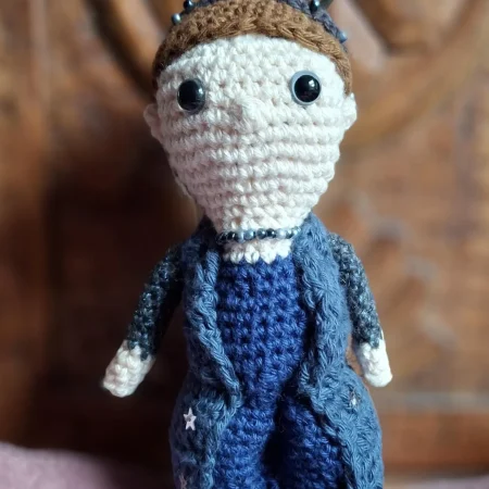 ACOTAR's Feyre Archeron, handmade amigurumi collectible figure