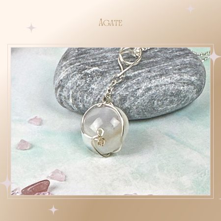 Pendant necklace| Agate | Wire-wrapped crystal jewellery| helps with anxiety