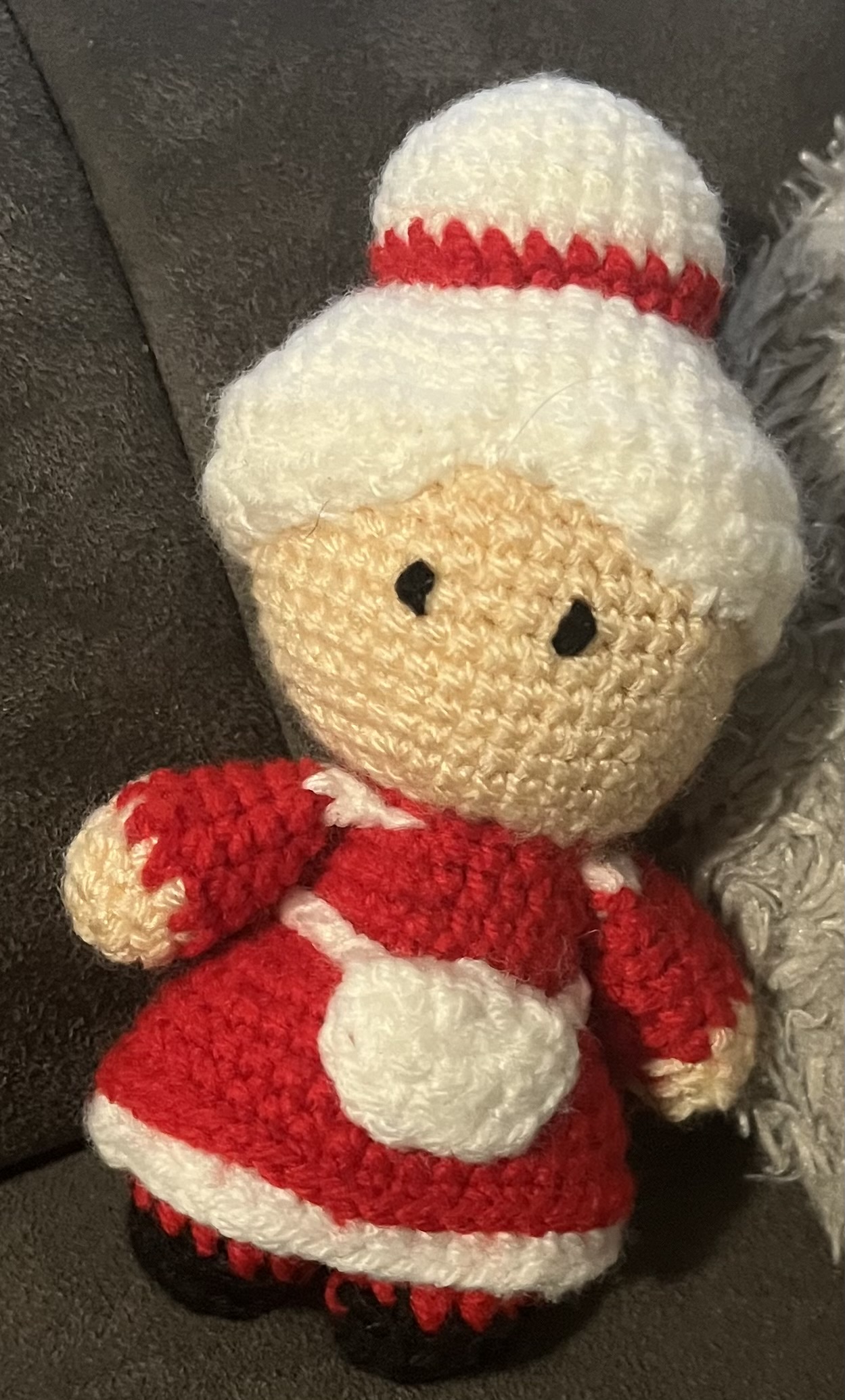 Mrs clause amigurumi character
