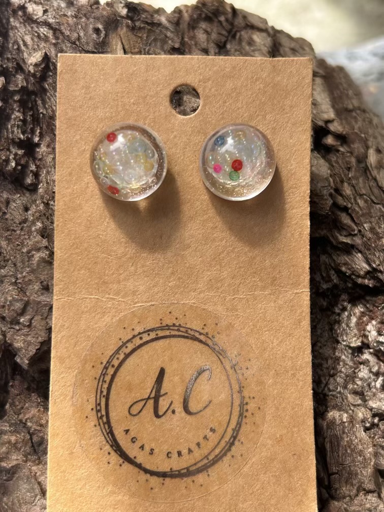 Stud round resin esrrngs with bubble glass beads