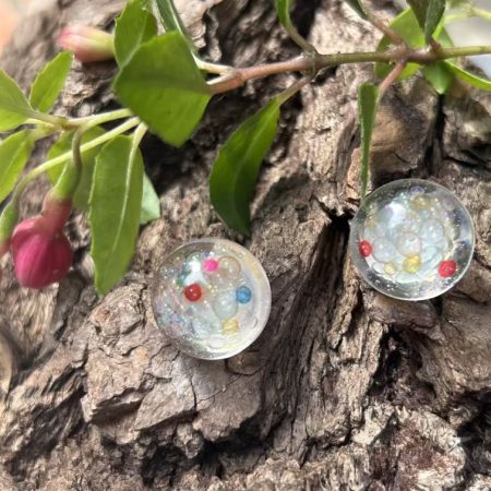 Stud round resin esrrngs with bubble glass beads