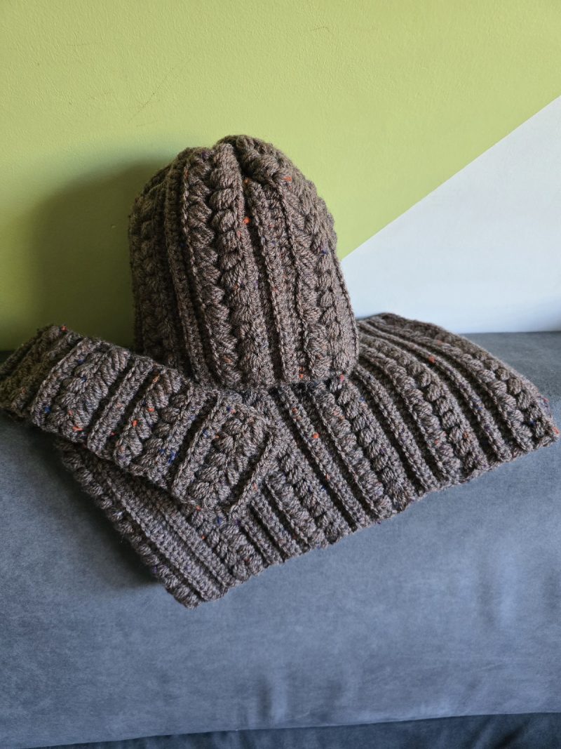 Set Hat , headband, tube scarf.