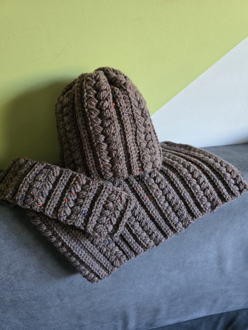 Set Hat , headband, tube scarf.