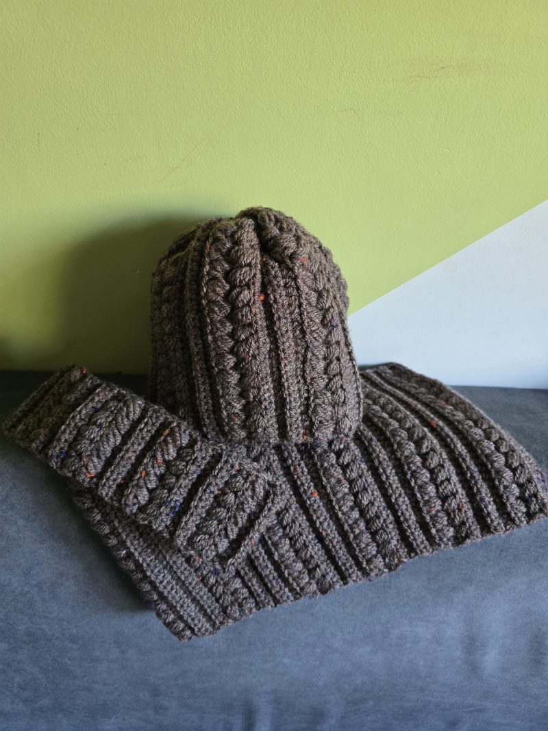 Set Hat , headband, tube scarf.