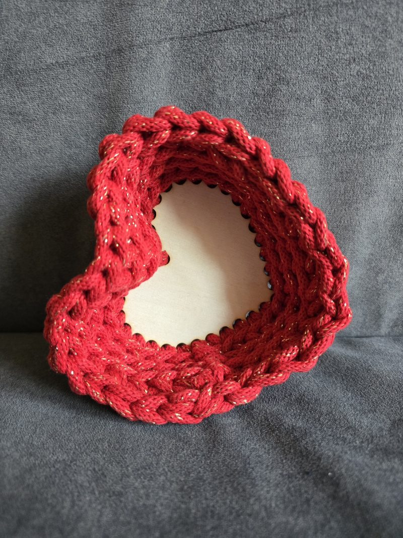 Basket small hard crochet