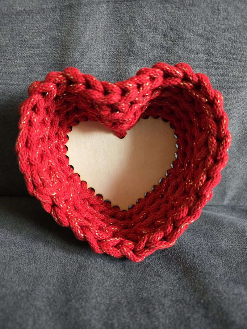 Basket small hard crochet