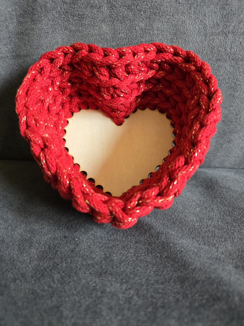Basket small hard crochet