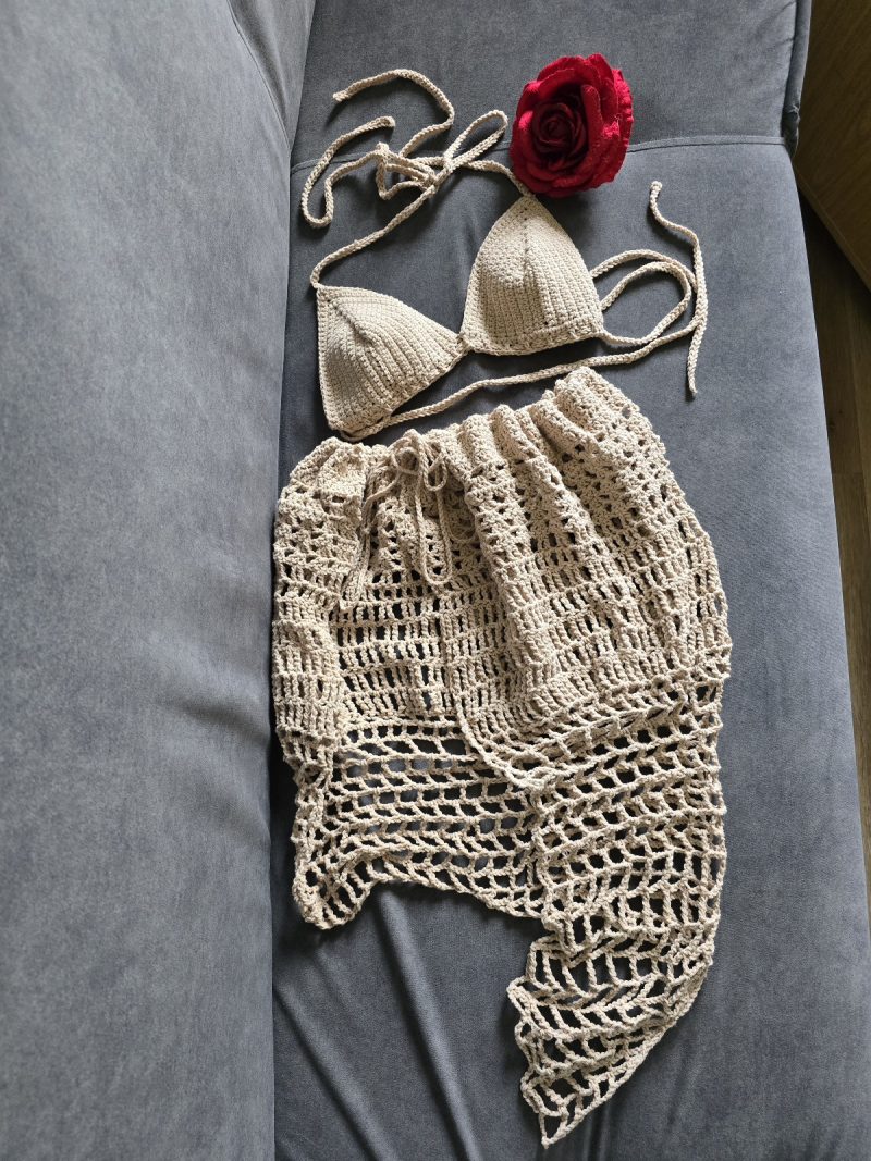 Sets crochet bra and skirt.