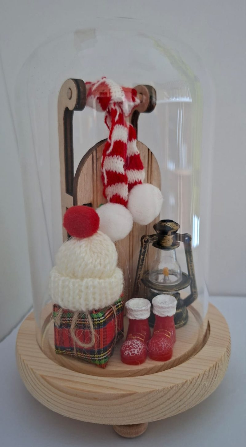 Christmas display decoration ornament glass snow dome.