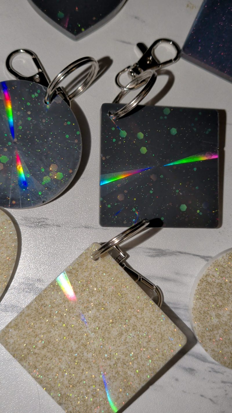 Resin holographic keyring