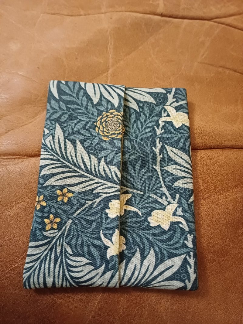 Cotton tissue pouches