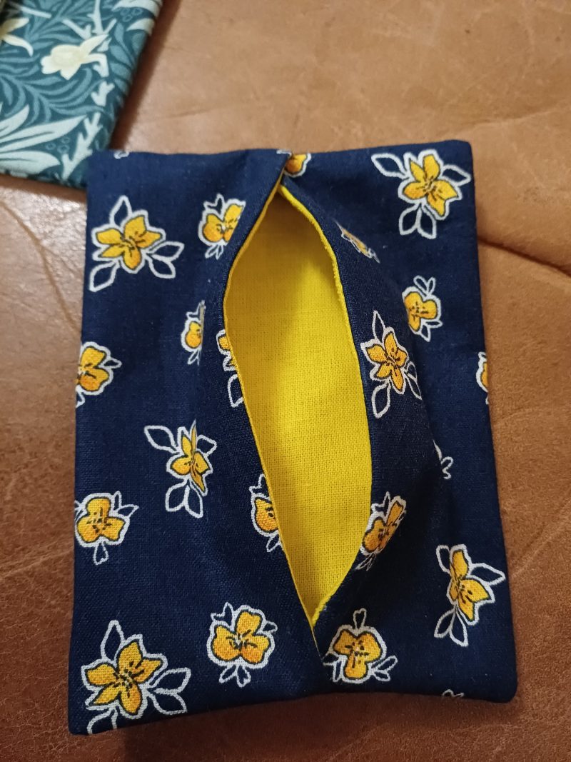 Cotton tissue pouches