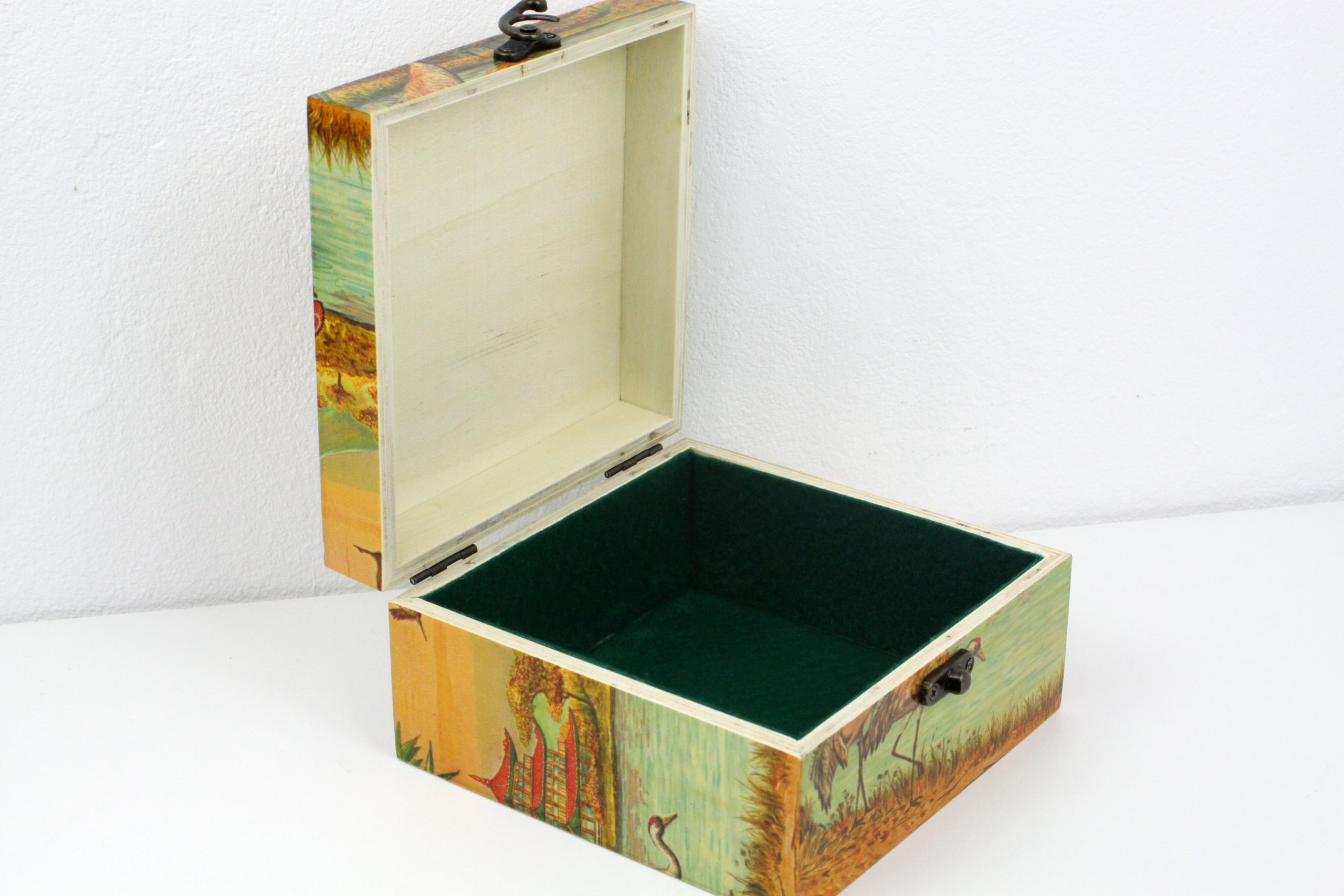 Wood handmade keepsake jewellery, memories, photo box, Japanese design, birds, pagoda lined