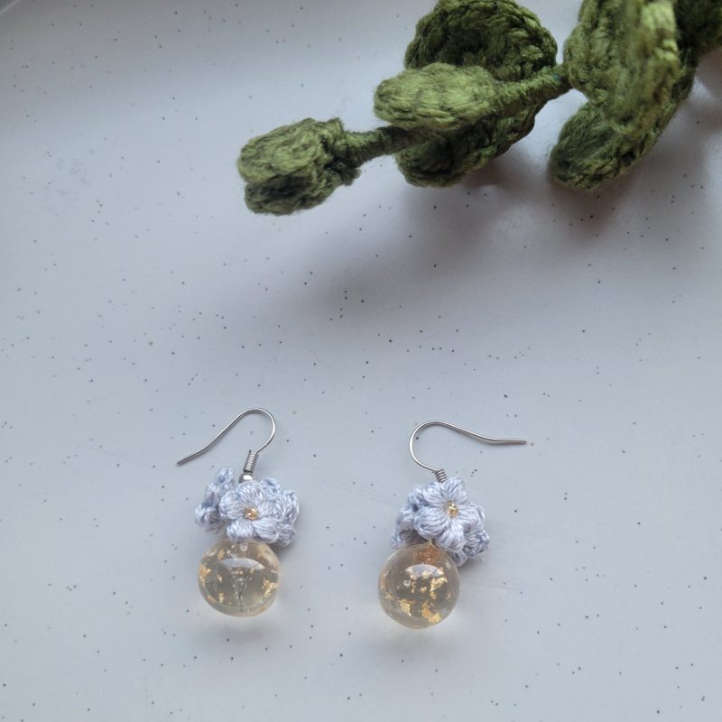 Moonpetal Grey Crochet Flower & Gold Flake Resin Earrings