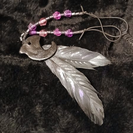 Hunter's Charms: Owlbear Talon | resin pendant | feathers | LARP, Cosplay, Theatre jewellery