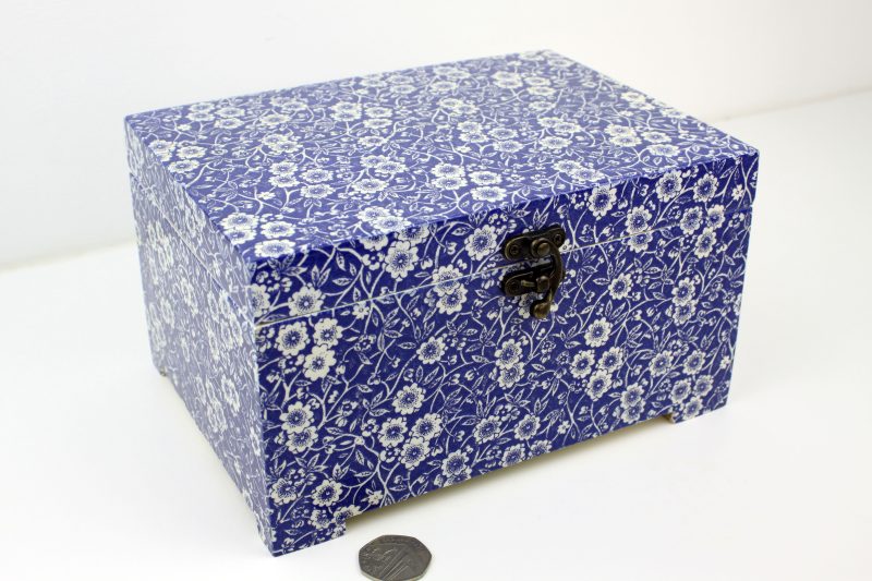Wood handmade keepsake jewellery, memories, photo box, Flowers design, Lined