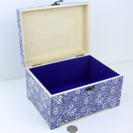 Wood handmade keepsake jewellery, memories, photo box, Flowers design, Lined