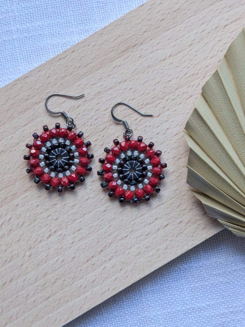Ferris Wheel Earrings - handcrafted round dangle seed bead / beaded earrings - Red Mix