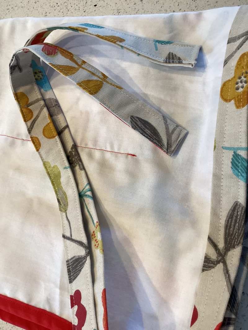 Quality Floral Fabric Handmade Waist Half Apron Tie Fastening Lined 3 Pockets