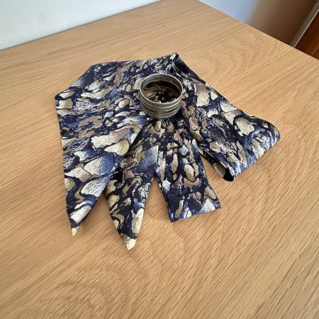 Modern and elegant scarf
