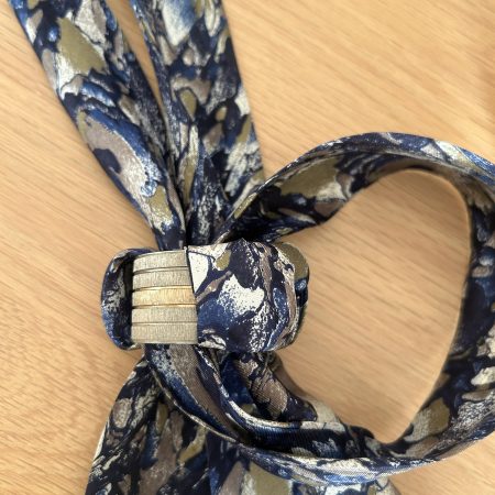 Modern and elegant scarf