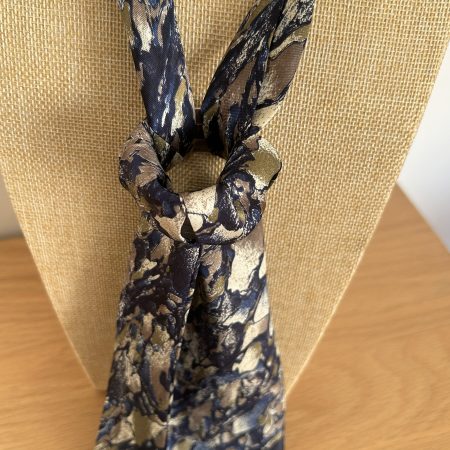 Modern and elegant scarf