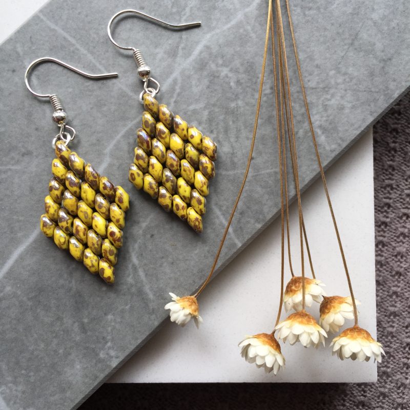 Handwoven Beaded Diamond-Shaped Dangle Earrings - Mottled yellow