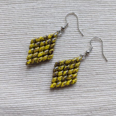 Handwoven Beaded Diamond-Shaped Dangle Earrings - Mottled yellow