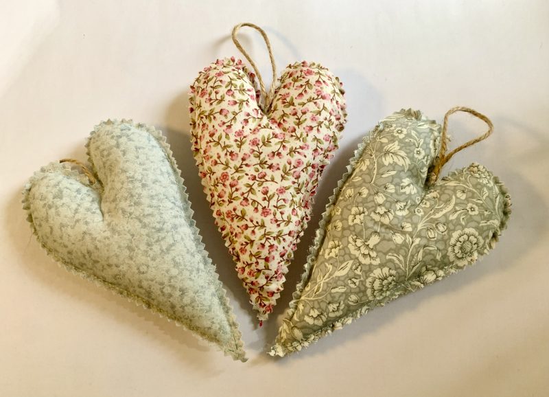 Rustic Floral Hanging Heart Trio - Set of 3 Decorative Fabric Ornaments 'Amélie' - Letterbox Gift