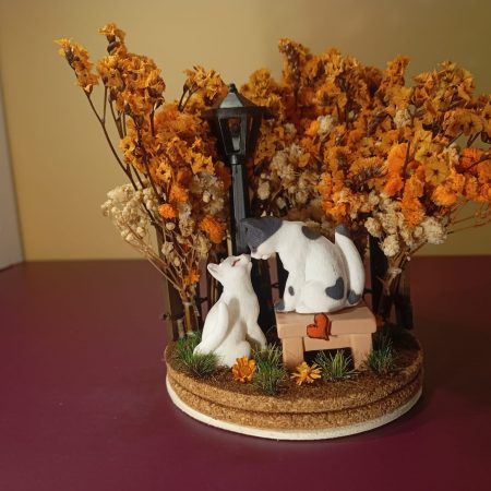 Purr-fect Romance lamp