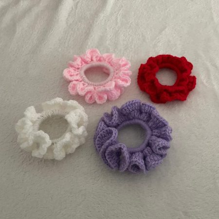 Crochet hair scrunchie