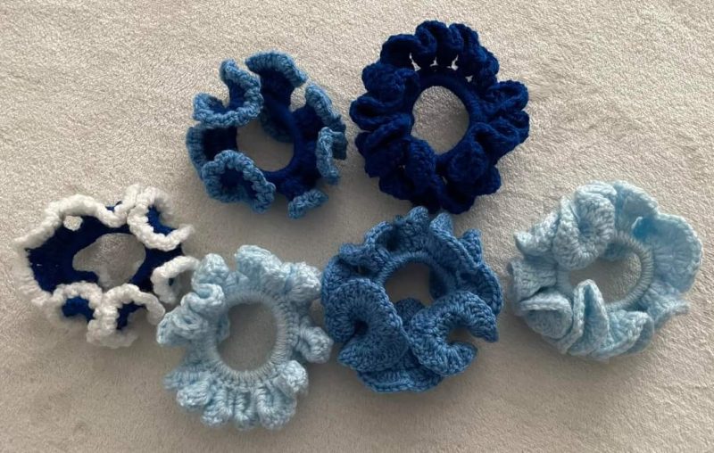 Crochet hair scrunchie