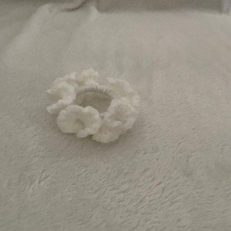 Crochet hair scrunchie
