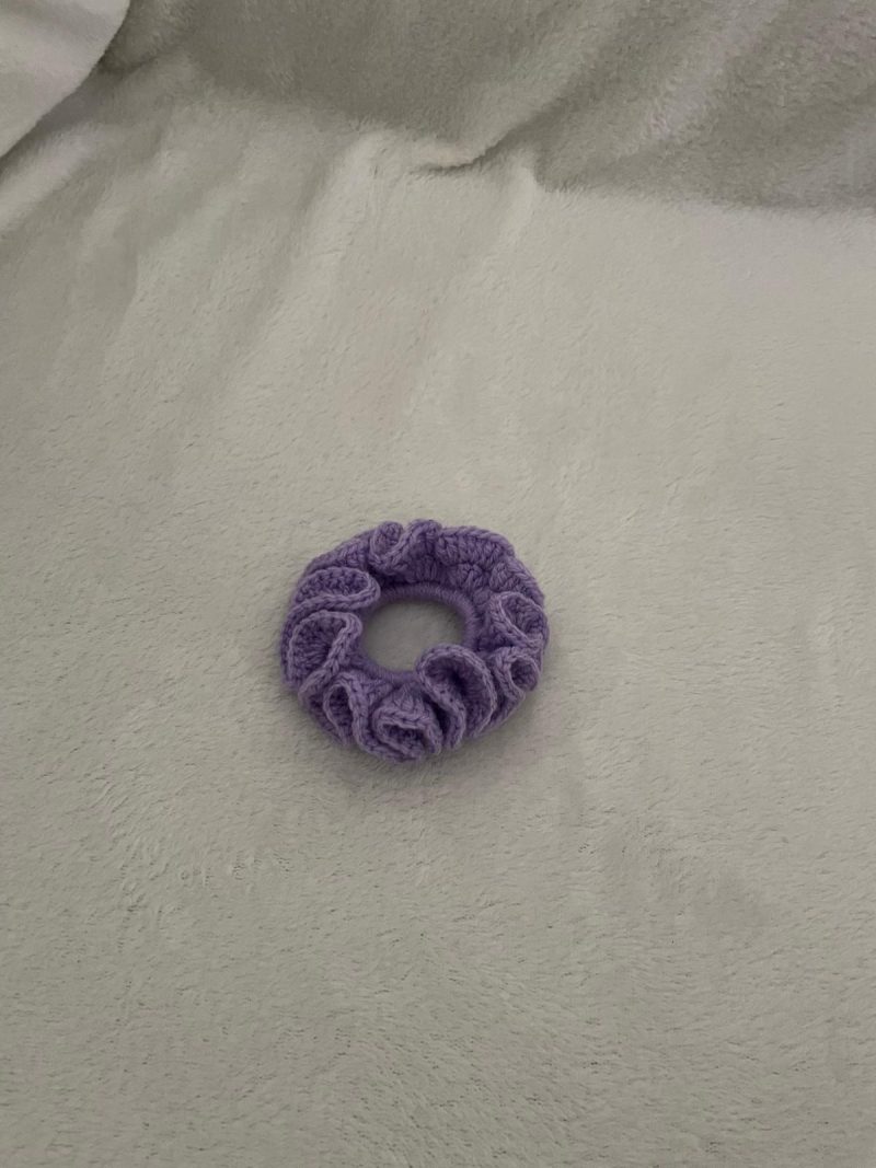 Crochet hair scrunchie