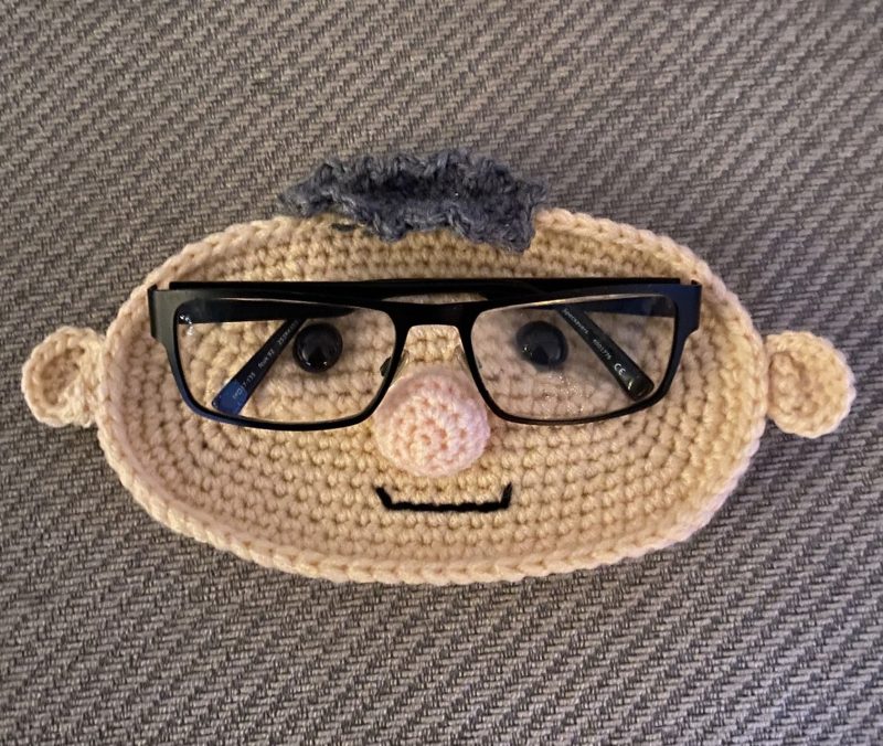Crochet glasses mat