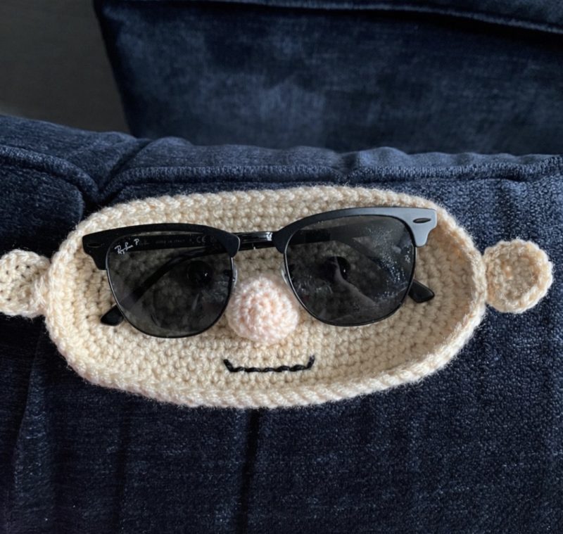 Crochet glasses mat