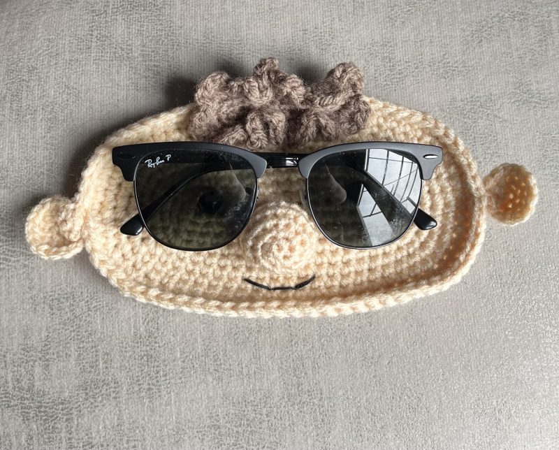 Crochet glasses mat