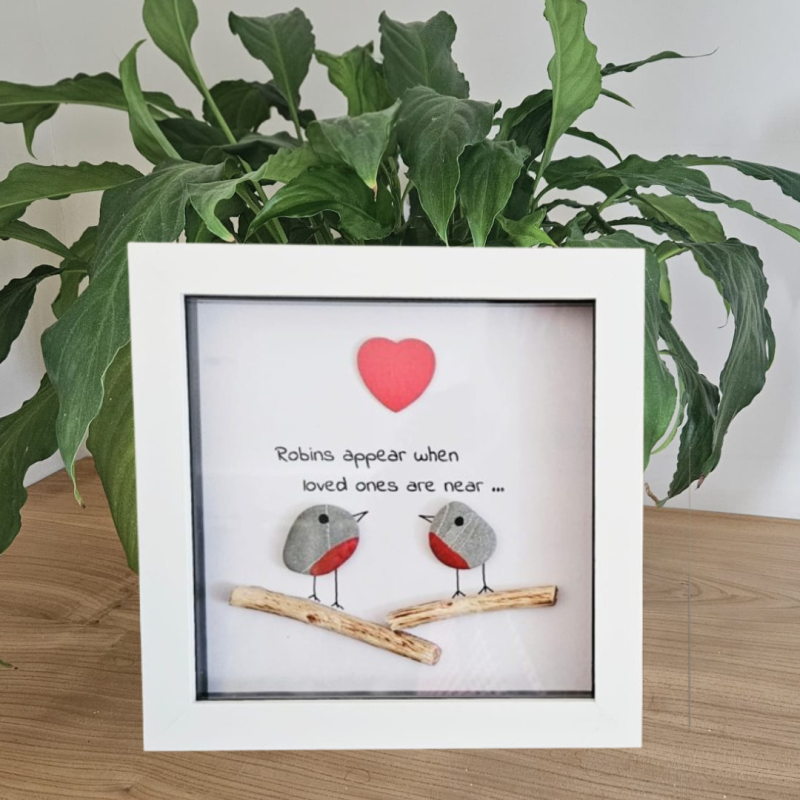 Pebble Robin pictures | Robins appear pebble art