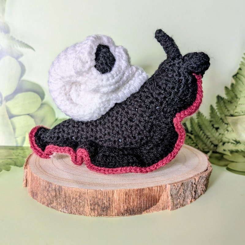 Enchanted Woodland Skull Snail