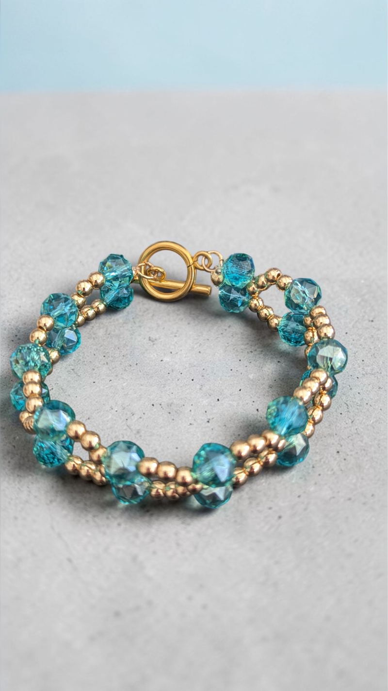 Elegant Teal and Gold-Tone Beaded Bracelet