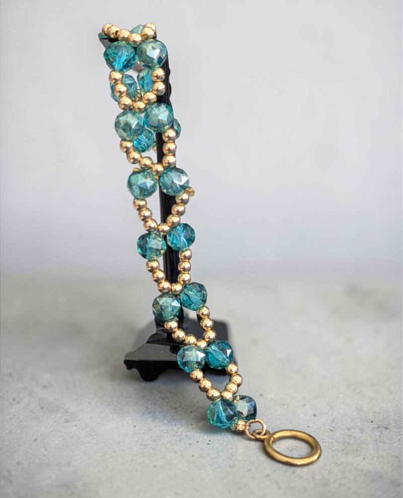 Elegant Teal and Gold-Tone Beaded Bracelet