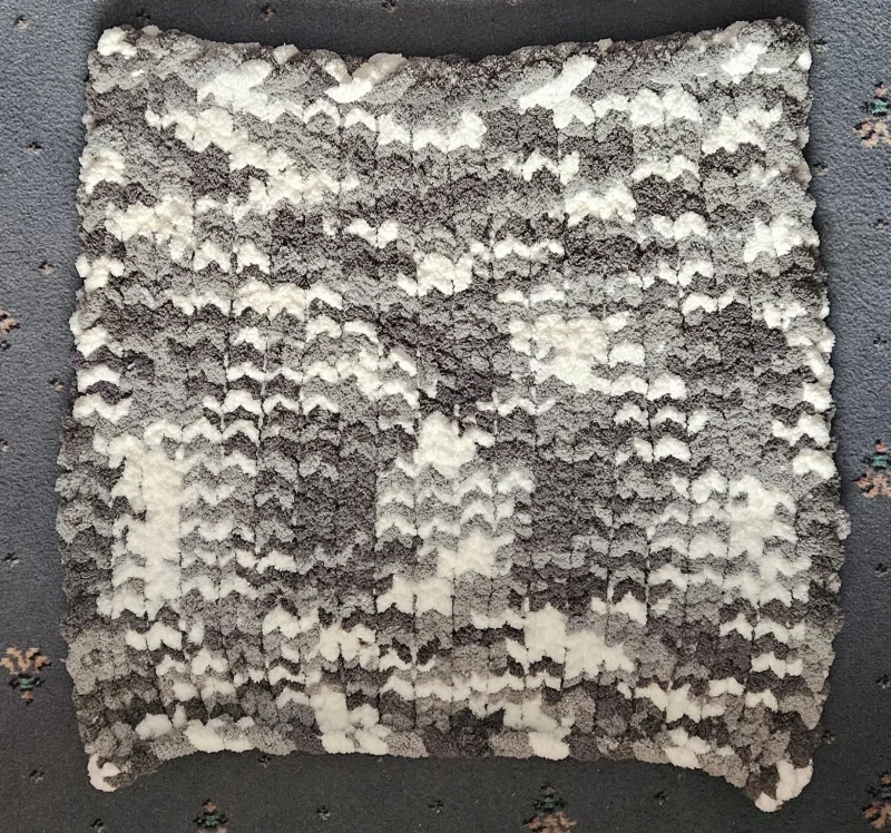 Chunky Finger‑Knitted Baby Blanket – Handmade Soft Newborn Gift Sage Green