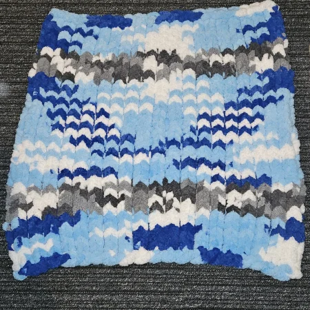 Chunky Finger‑Knitted Baby Blanket – Handmade Soft Newborn Gift Blue & Grey
